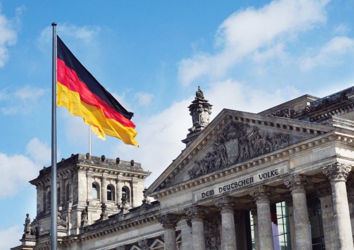 Lebih dari separuh perusahaan Jerman (tepatnya 53 persen) mengatakan mereka kesulitan mengisi lowongan.